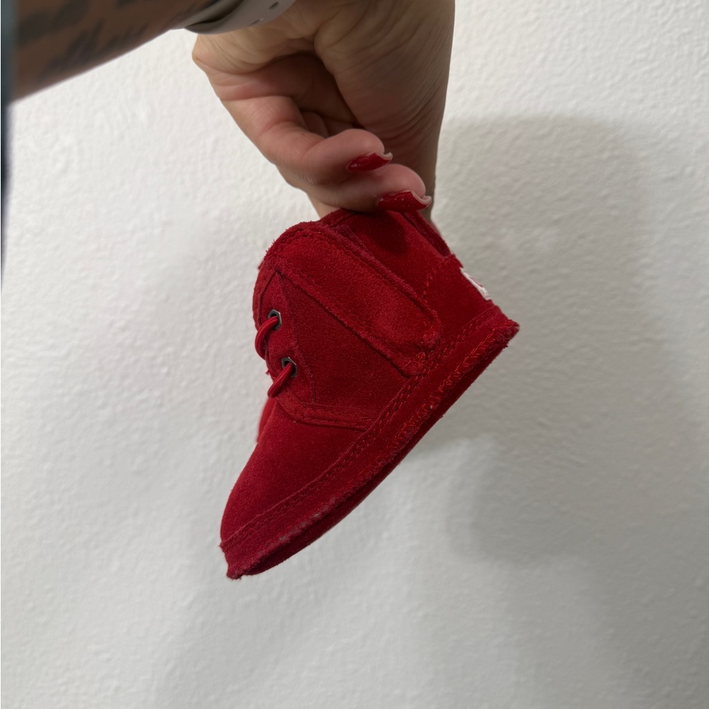 UGG Crimson Infant Booties size 2/3 - Picture 2 of 8